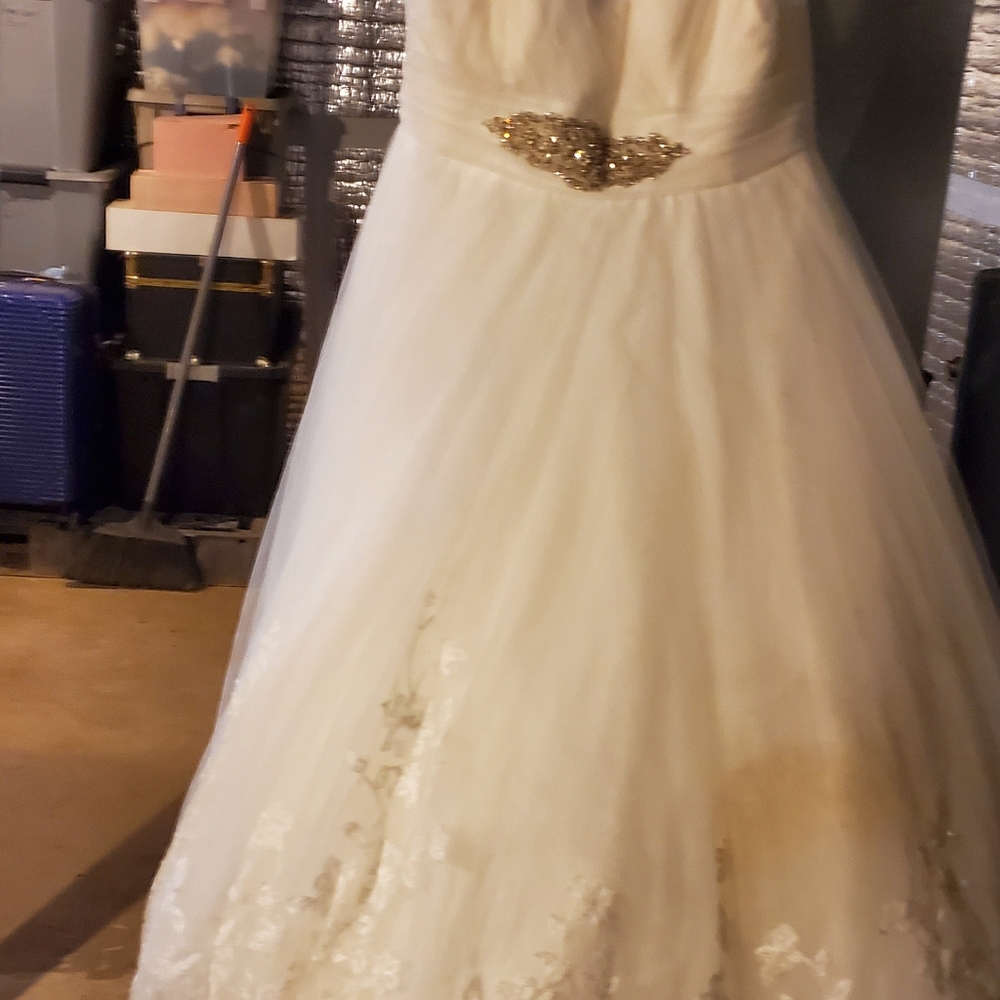 Wedding dress